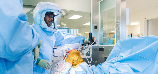 Theatres - Robot assisted surgery.jpg